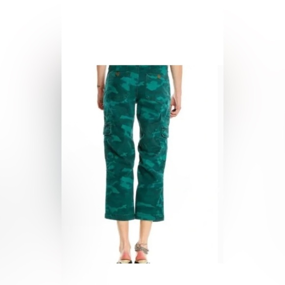 By Anthropologie Austin Camo Teal Green
Camoflage Cargo Pants Size 29 - Picture 2 of 7